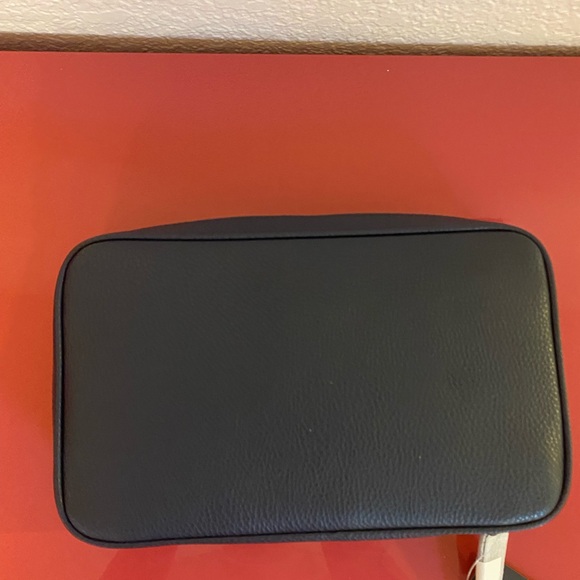 Michael Kors travel case toiletries - Picture 2 of 3